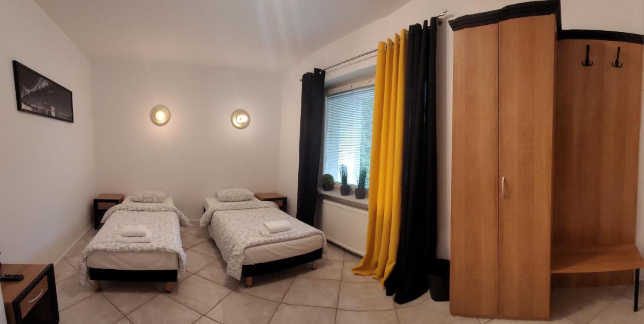 Miastkovo Hostel Poznań Buitenkant foto